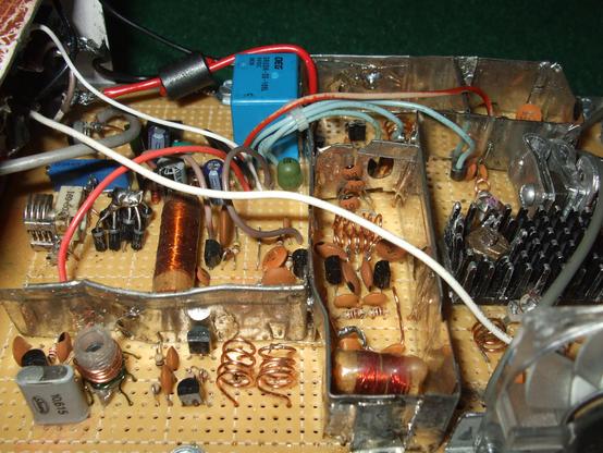 Internal view of FM broadcast band pirate transmitter